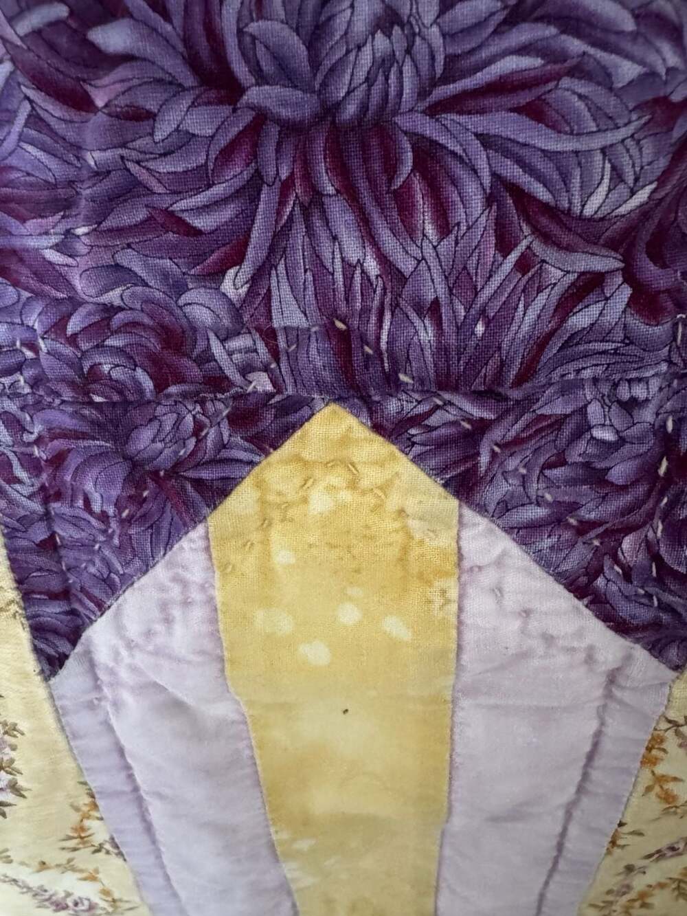 Vintage Hand-Quilted Pieced Star Quilt with Two Matching Shams - Picture 5 of 12